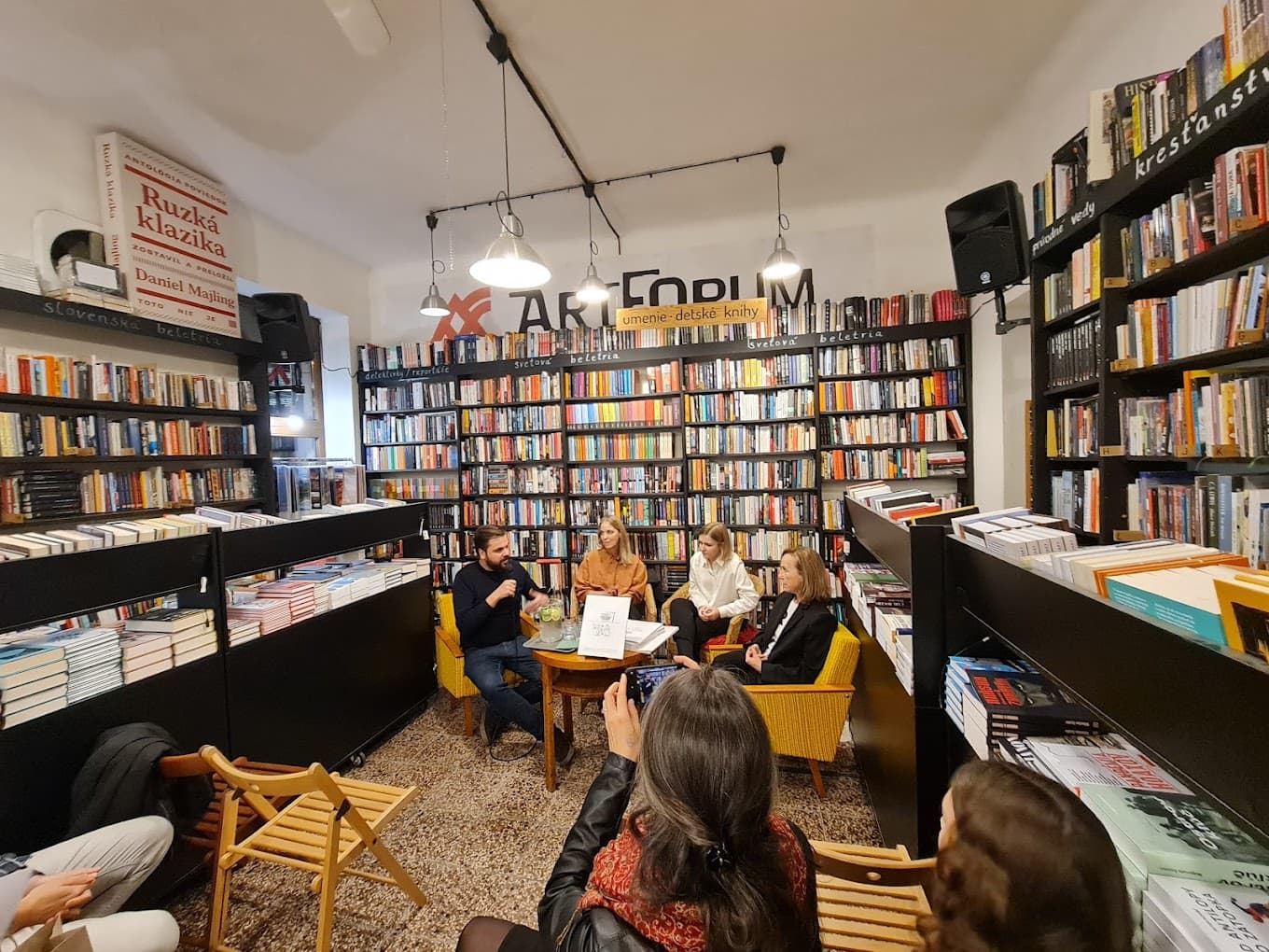 Artforum, kníhkupectvo