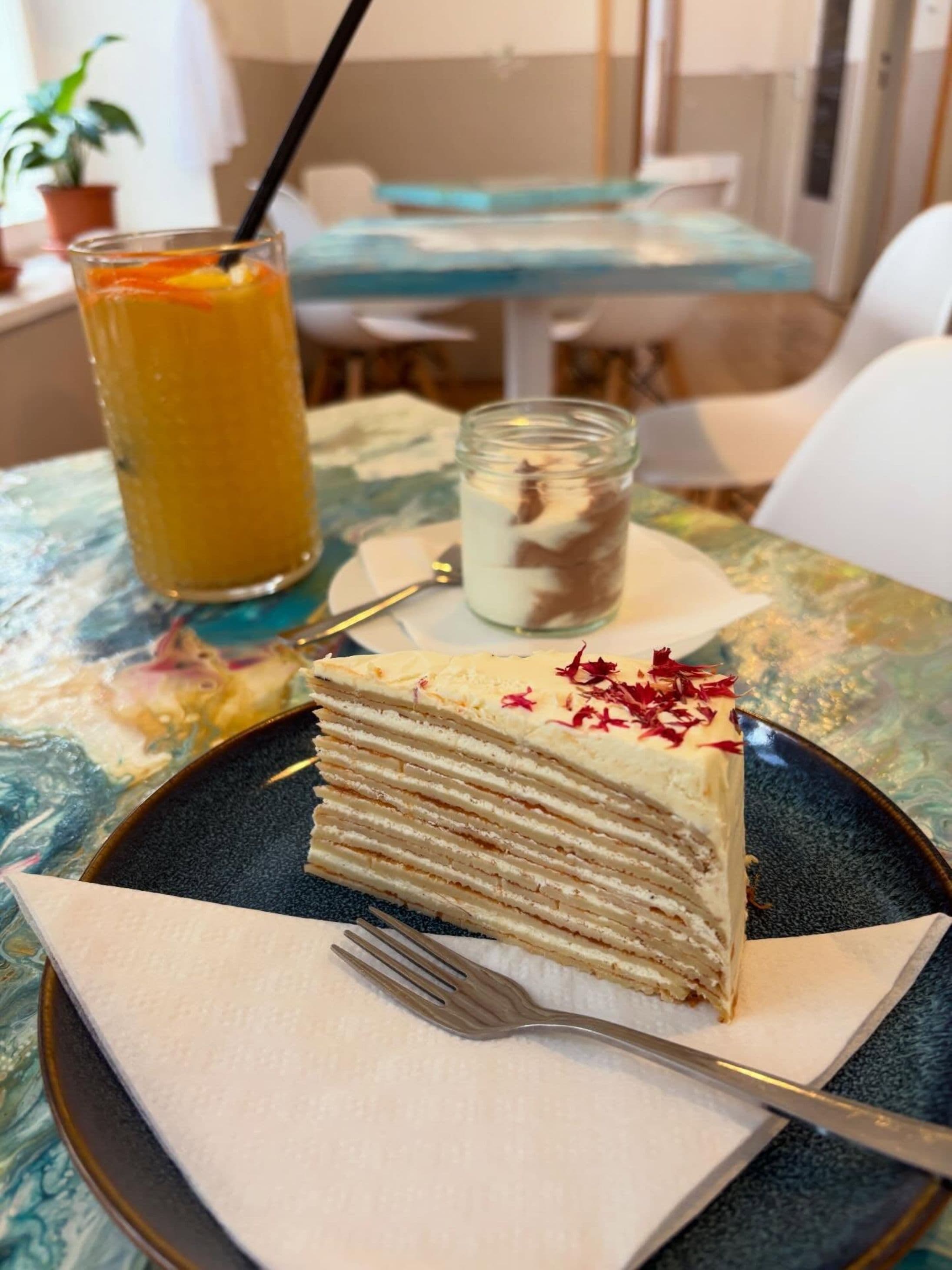 MAMI·NA·KAFE